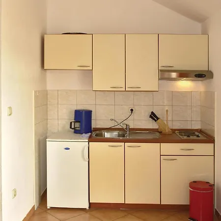 Amazing Apartment In Malinska With House Sea View Malinska