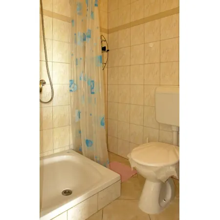 Amazing Apartment In Malinska With House Sea View * Malinska
