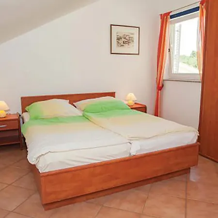 Amazing Apartment In Malinska With House Sea View Daire *