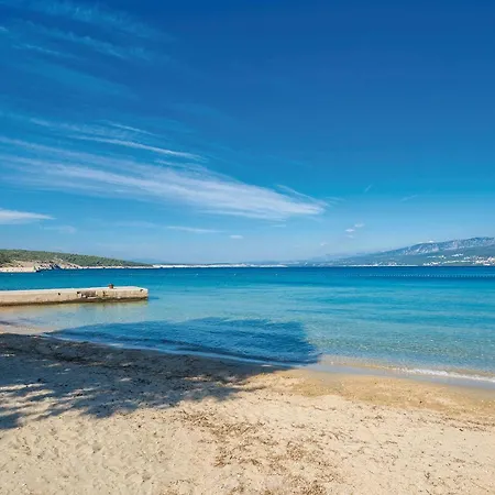 Daire Amazing Apartment In Malinska With House Sea View *