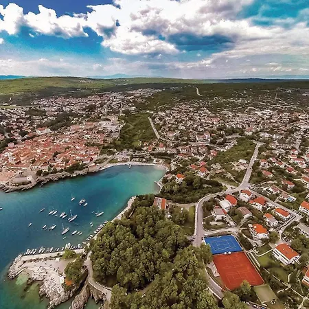 Amazing Apartment In Malinska With House Sea View Daire *