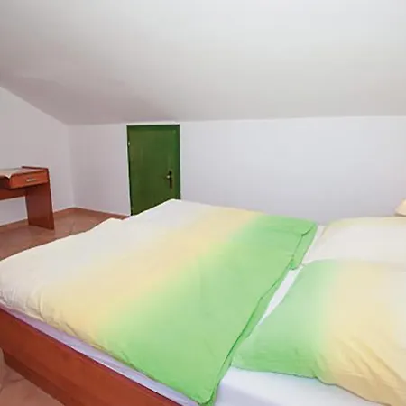 Amazing Apartment In Malinska With House Sea View Daire