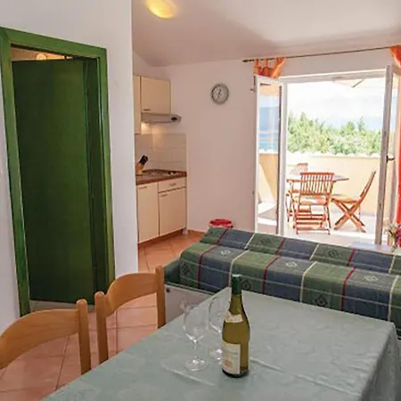 Amazing Apartment In Malinska With House Sea View Malinska