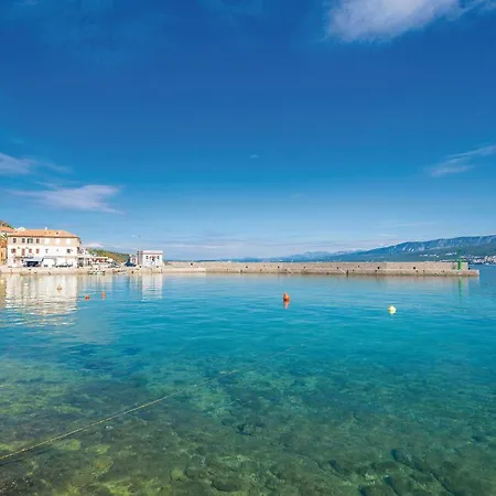Amazing Apartment In Malinska With House Sea View Daire